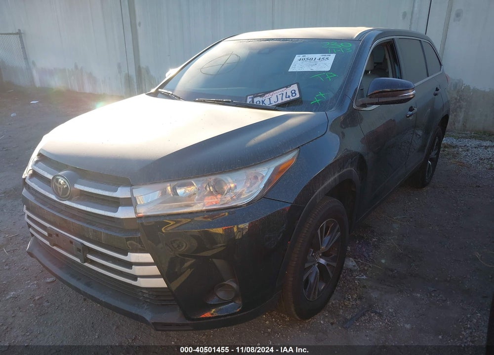 2019 TOYOTA HIGHLANDER LE VIN: 5TDZARFH7KS049041