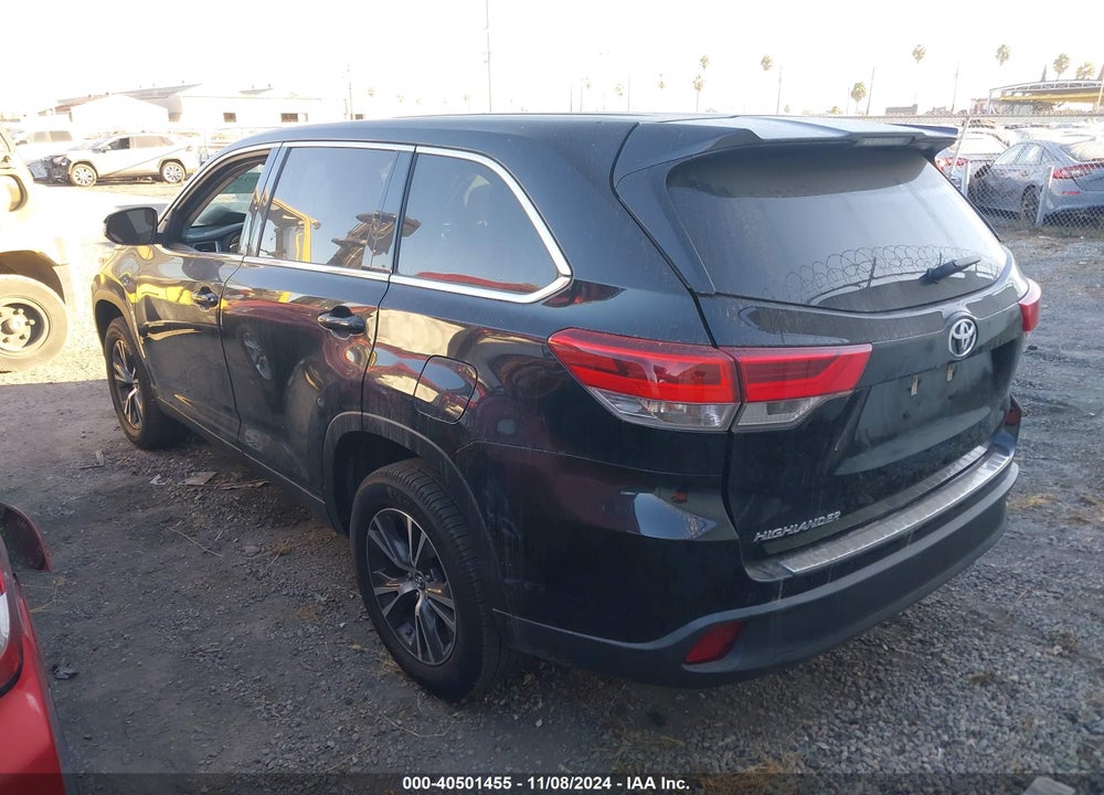 2019 TOYOTA HIGHLANDER LE VIN: 5TDZARFH7KS049041