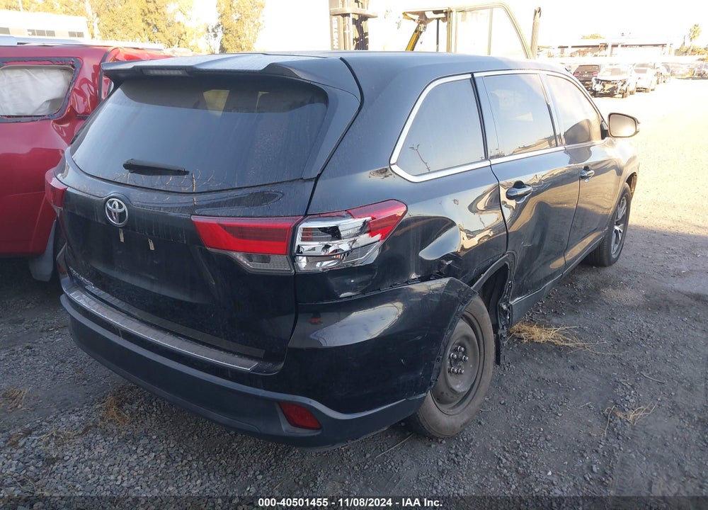 2019 TOYOTA HIGHLANDER LE VIN: 5TDZARFH7KS049041