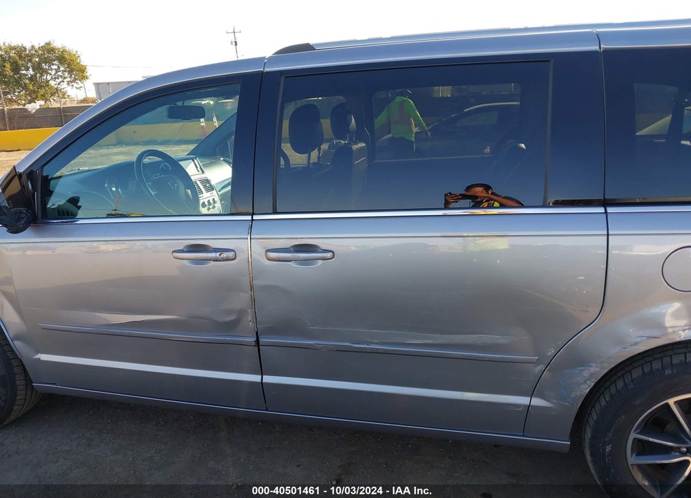 2017 DODGE GRAND CARAVAN SXT VIN: 2C4RDGCG9HR825548