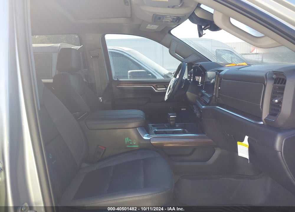 2024 CHEVROLET SILVERADO 1500 4WD SHORT BED RST VIN: 1GCUDEELXRZ210605