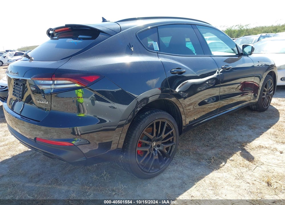 2022 MASERATI LEVANTE MODENA VIN: ZN661YUM4NX390665