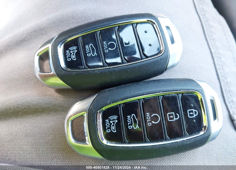 2023 HYUNDAI ELANTRA VIN: 5NPLM4AG0PH115618