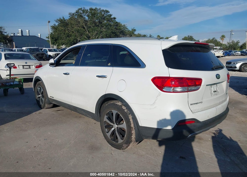 2018 KIA SORENTO 3.3L EX VIN: 5XYPHDA53JG401305