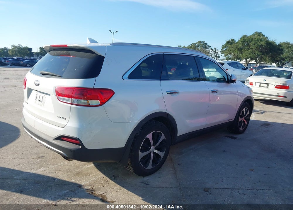 2018 KIA SORENTO 3.3L EX VIN: 5XYPHDA53JG401305
