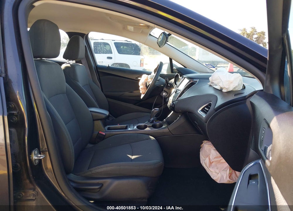 2017 CHEVROLET CRUZE LT AUTO VIN: 1G1BE5SM7H7185702