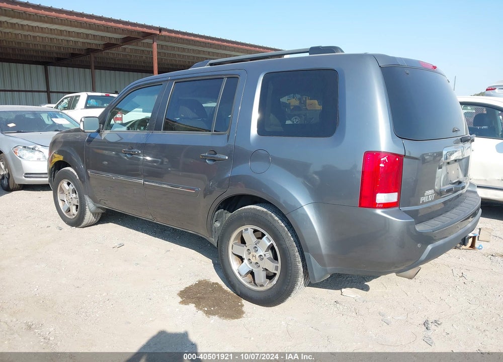 2011 HONDA PILOT TOURING VIN: 5FNYF4H9XBB033216