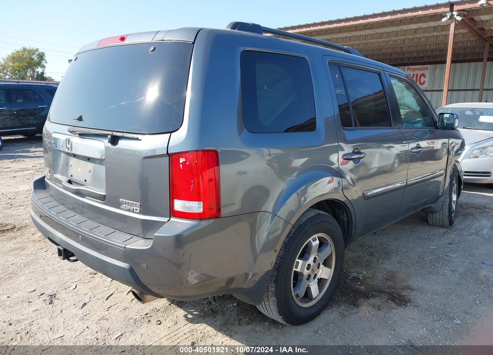 2011 HONDA PILOT TOURING VIN: 5FNYF4H9XBB033216