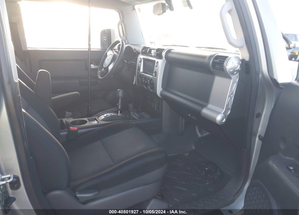 2010 TOYOTA FJ CRUISER VIN: JTEBU4BF1AK081811