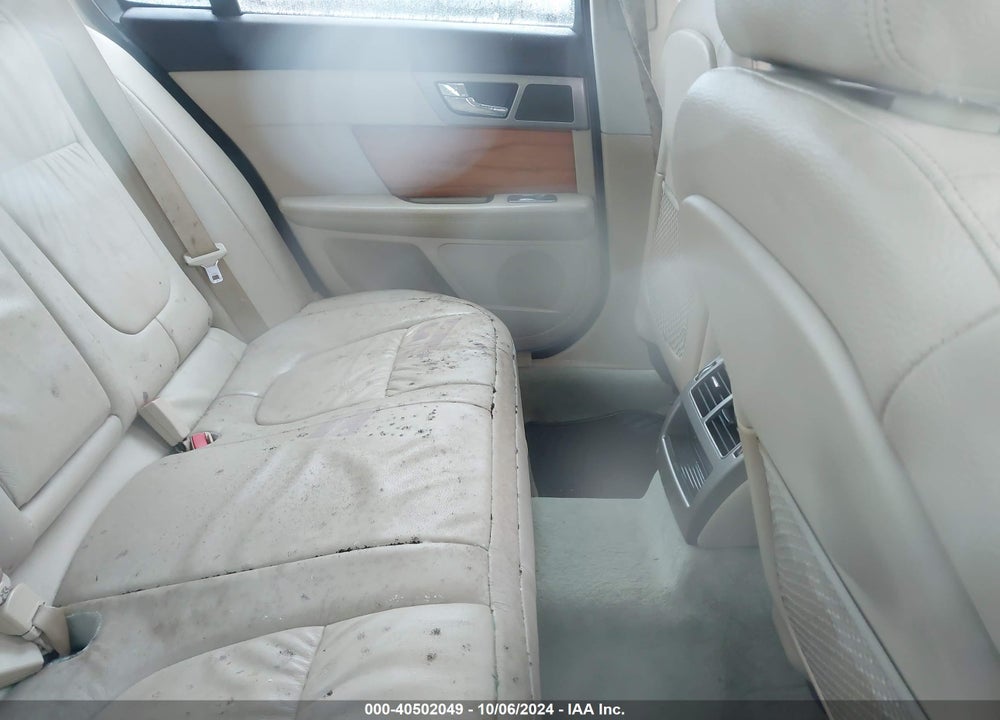 2010 JAGUAR XF VIN: SAJWA0FA7AHR58600