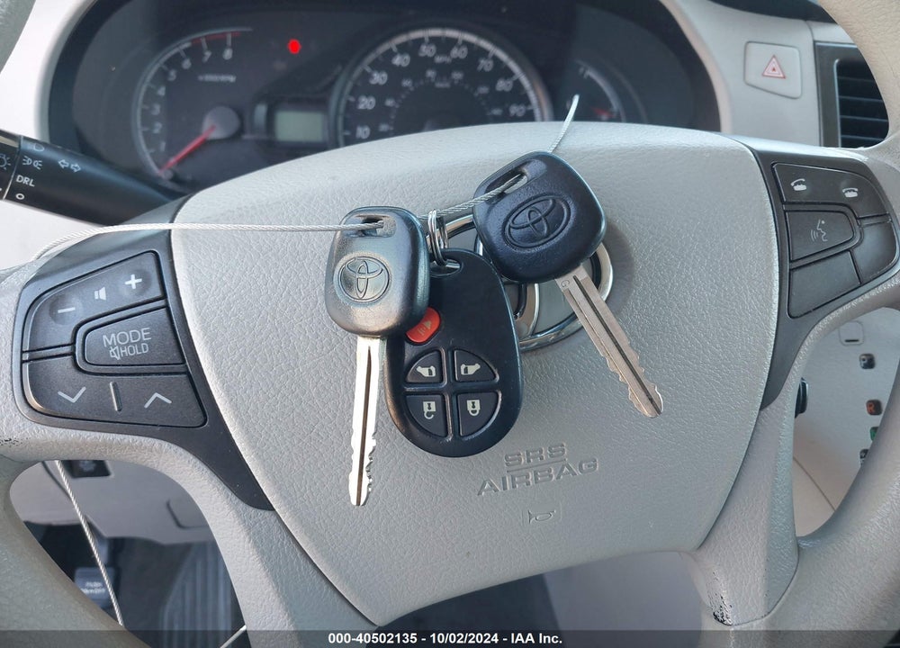2011 TOYOTA SIENNA LE VIN: 5TDJK3DC0BS012363