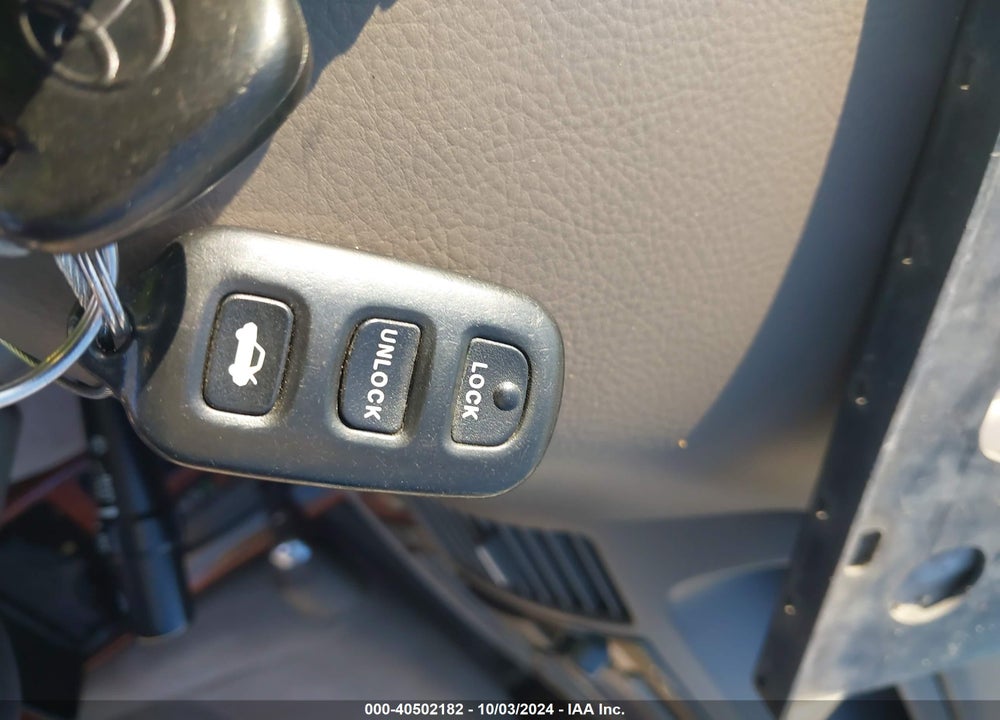 2002 TOYOTA CAMRY XLE VIN: 4T1BE30K52U092064