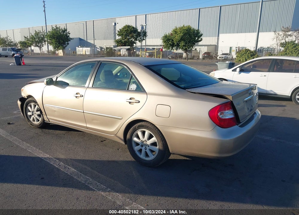 2002 TOYOTA CAMRY XLE VIN: 4T1BE30K52U092064