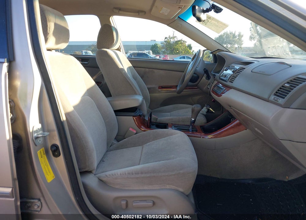 2002 TOYOTA CAMRY XLE VIN: 4T1BE30K52U092064