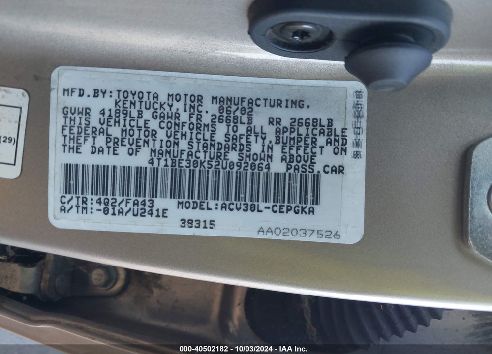 2002 TOYOTA CAMRY XLE VIN: 4T1BE30K52U092064