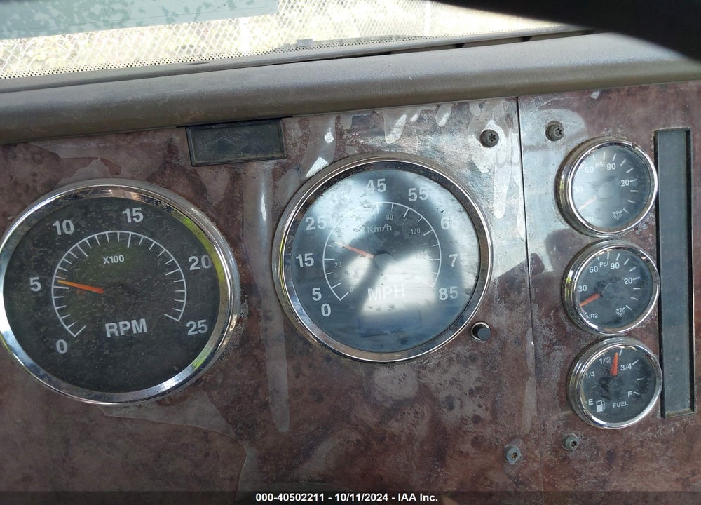 2005 INTERNATIONAL 9400 9400I VIN: 2HSCNAHR85C131904