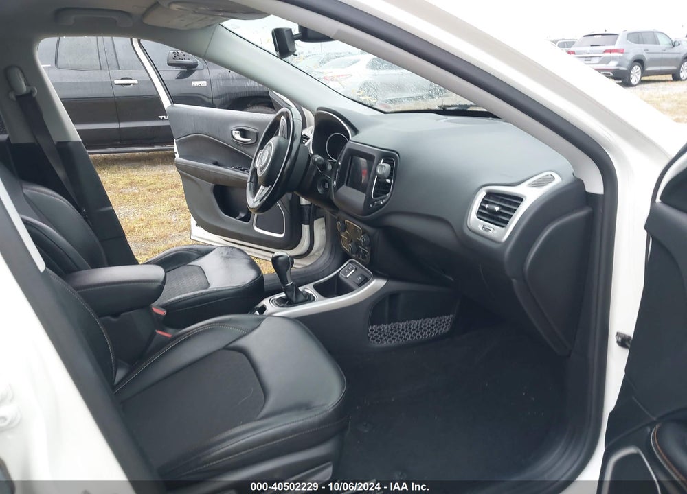 2019 JEEP COMPASS LATITUDE FWD VIN: 3C4NJCBB6KT851518