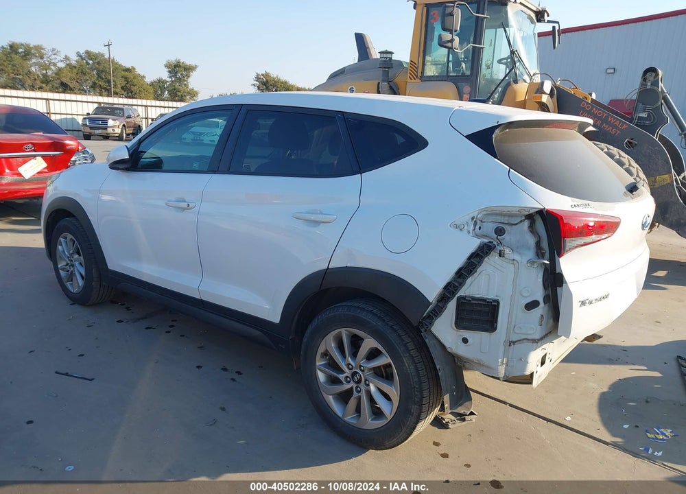 2016 HYUNDAI TUCSON SE VIN: KM8J23A44GU231323