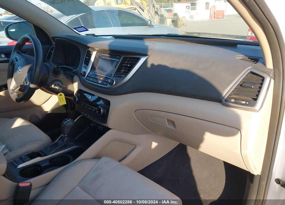 2016 HYUNDAI TUCSON SE VIN: KM8J23A44GU231323