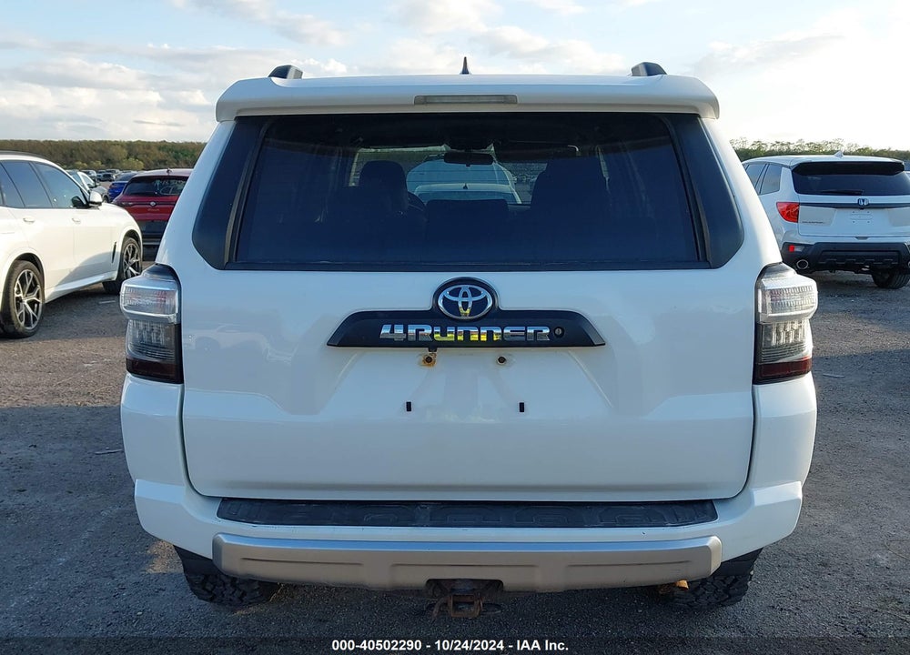 2018 TOYOTA 4RUNNER TRD OFF ROAD VIN: JTEBU5JR3J5560876