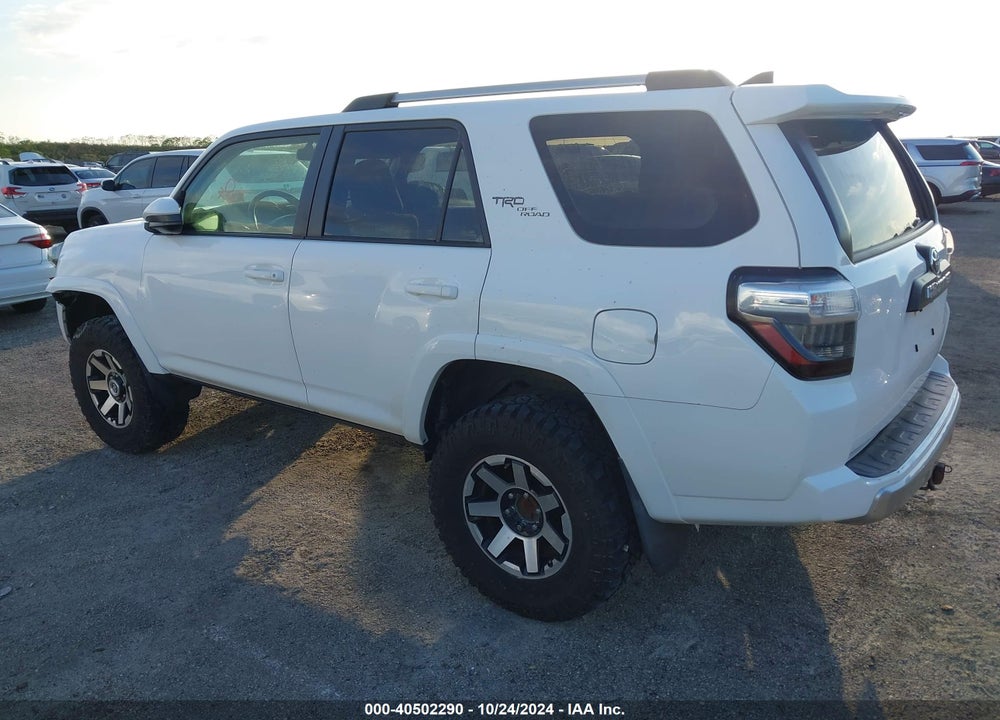 2018 TOYOTA 4RUNNER TRD OFF ROAD VIN: JTEBU5JR3J5560876