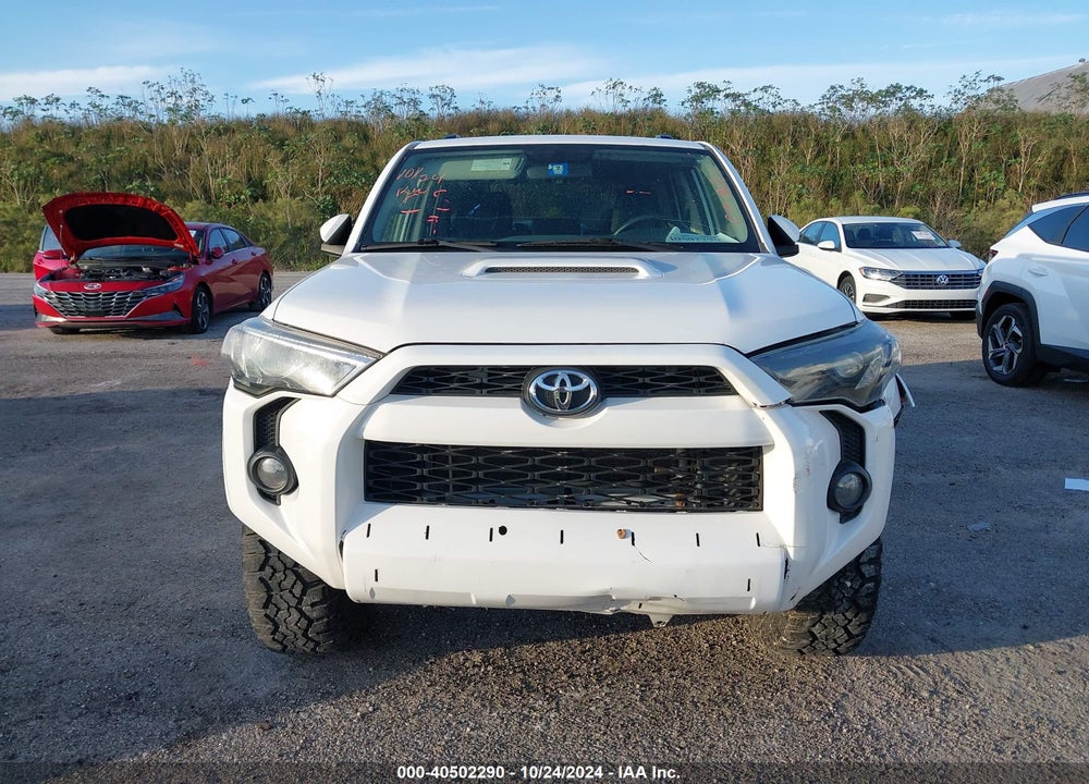 2018 TOYOTA 4RUNNER TRD OFF ROAD VIN: JTEBU5JR3J5560876