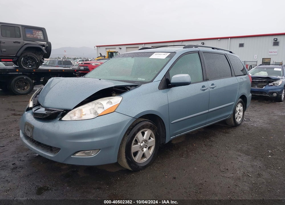 2008 TOYOTA SIENNA XLE VIN: 5TDZK22C18S172728