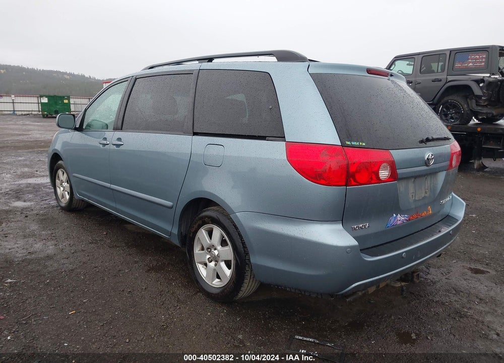 2008 TOYOTA SIENNA XLE VIN: 5TDZK22C18S172728