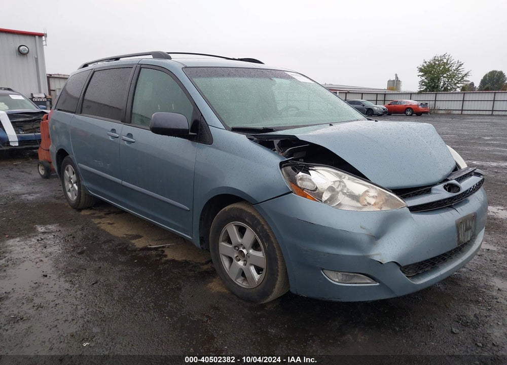2008 TOYOTA SIENNA XLE VIN: 5TDZK22C18S172728