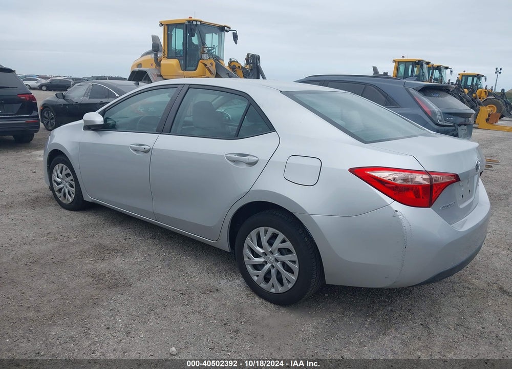 2018 TOYOTA COROLLA LE VIN: 5YFBURHE6JP739009