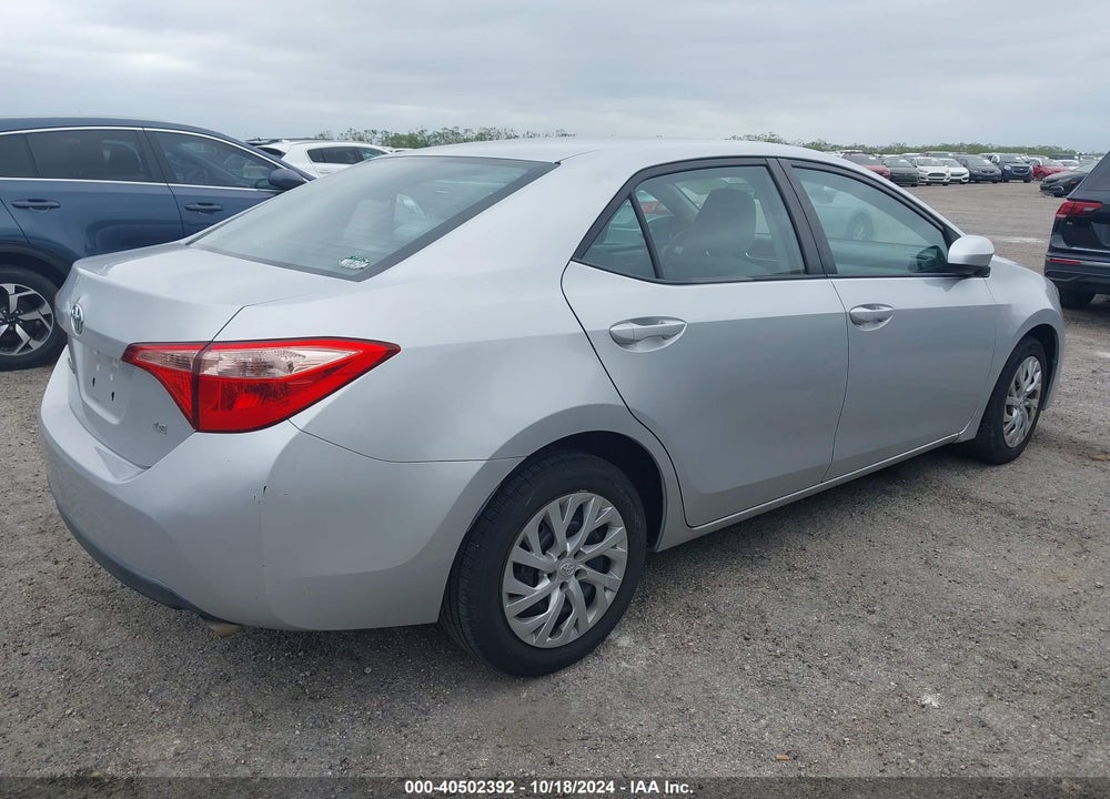 2018 TOYOTA COROLLA LE VIN: 5YFBURHE6JP739009