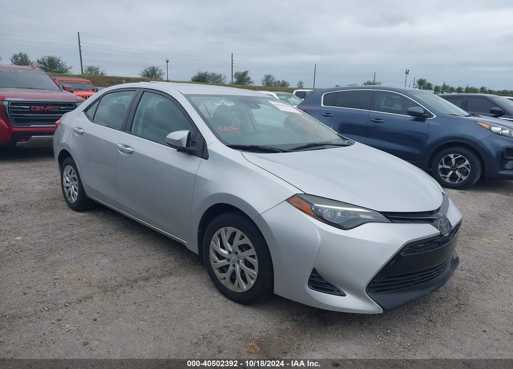 2018 TOYOTA COROLLA LE VIN: 5YFBURHE6JP739009