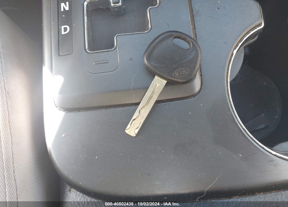 2012 KIA SORENTO LX V6 VIN: 5XYKTDA25CG287115