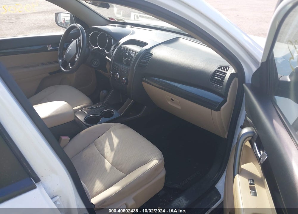 2012 KIA SORENTO LX V6 VIN: 5XYKTDA25CG287115