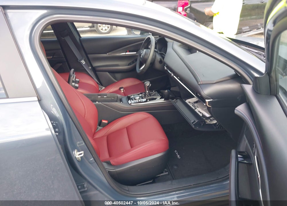 2024 MAZDA CX-30 2.5 S CARBON EDITION VIN: 3MVDMBCM1RM690883