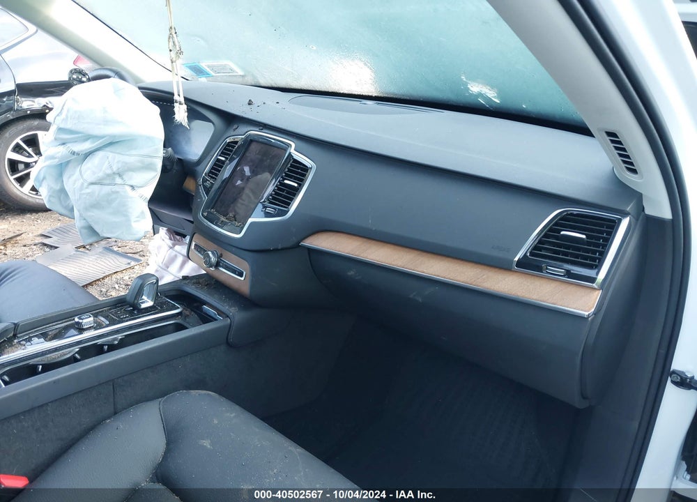 2024 VOLVO XC90 B6 PLUS BRIGHT THEME 7-SEATER VIN: YV4062PEXR1226465