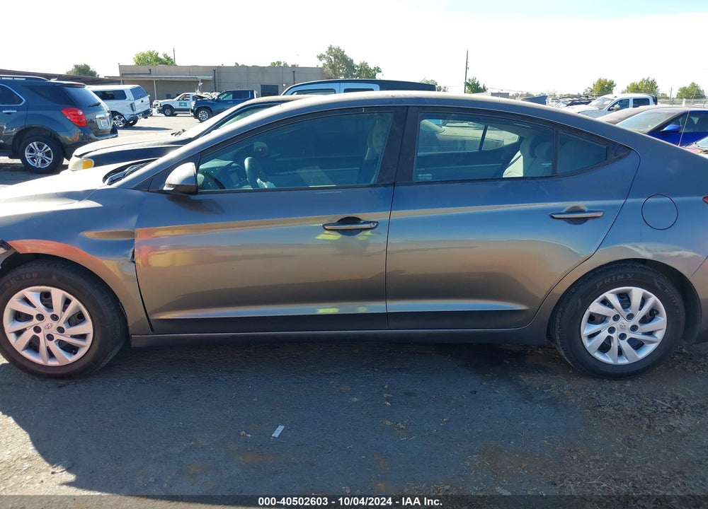 2018 HYUNDAI ELANTRA SE VIN: 5NPD74LF6JH395648