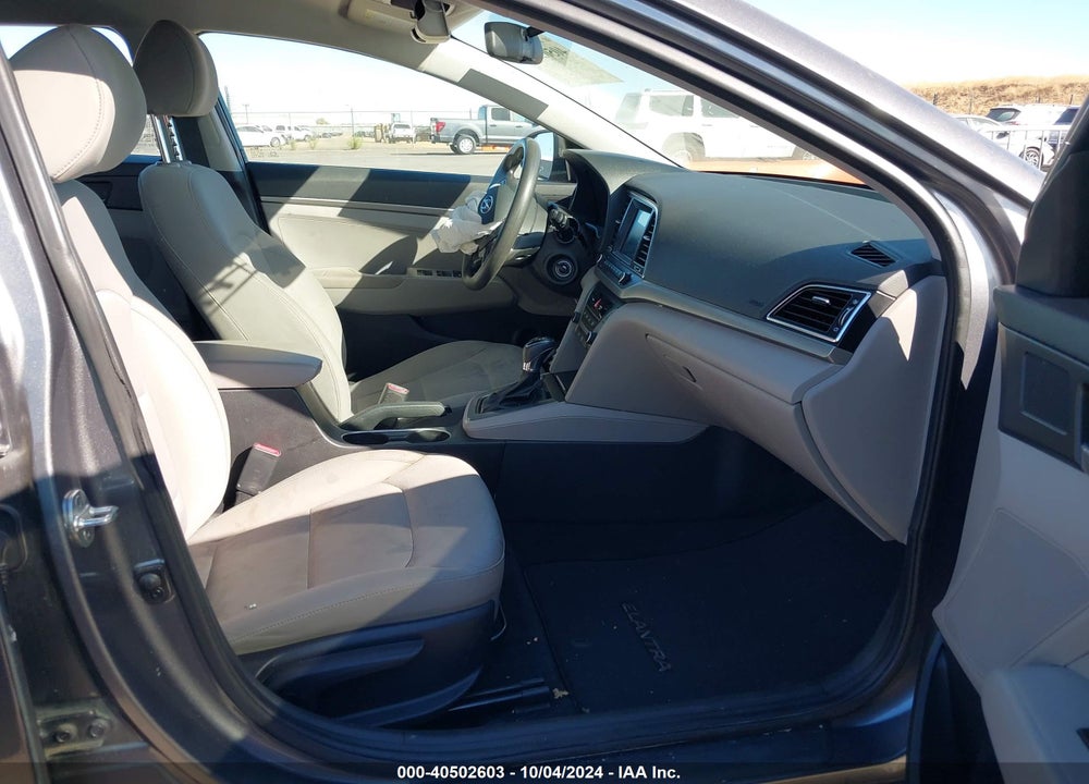 2018 HYUNDAI ELANTRA SE VIN: 5NPD74LF6JH395648