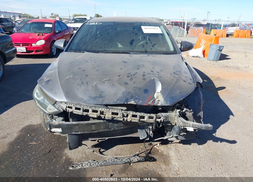 2018 HYUNDAI ELANTRA SE VIN: 5NPD74LF6JH395648