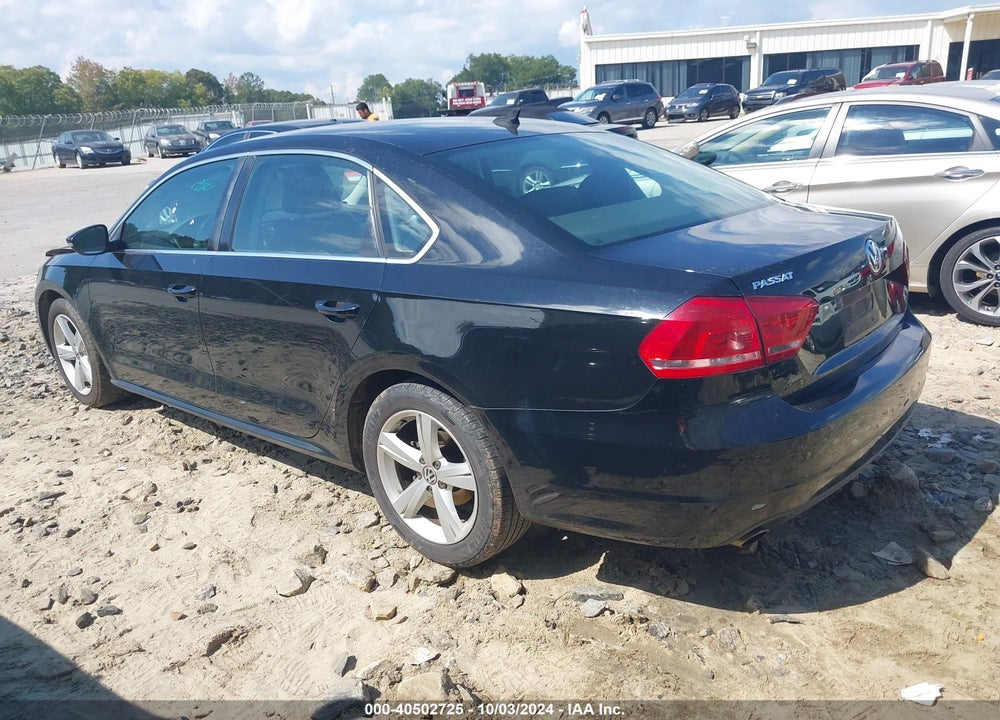 2012 VOLKSWAGEN PASSAT 2.5L SE VIN: 1VWBP7A3XCC052290