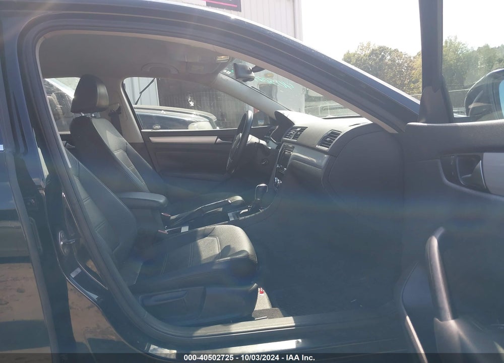 2012 VOLKSWAGEN PASSAT 2.5L SE VIN: 1VWBP7A3XCC052290
