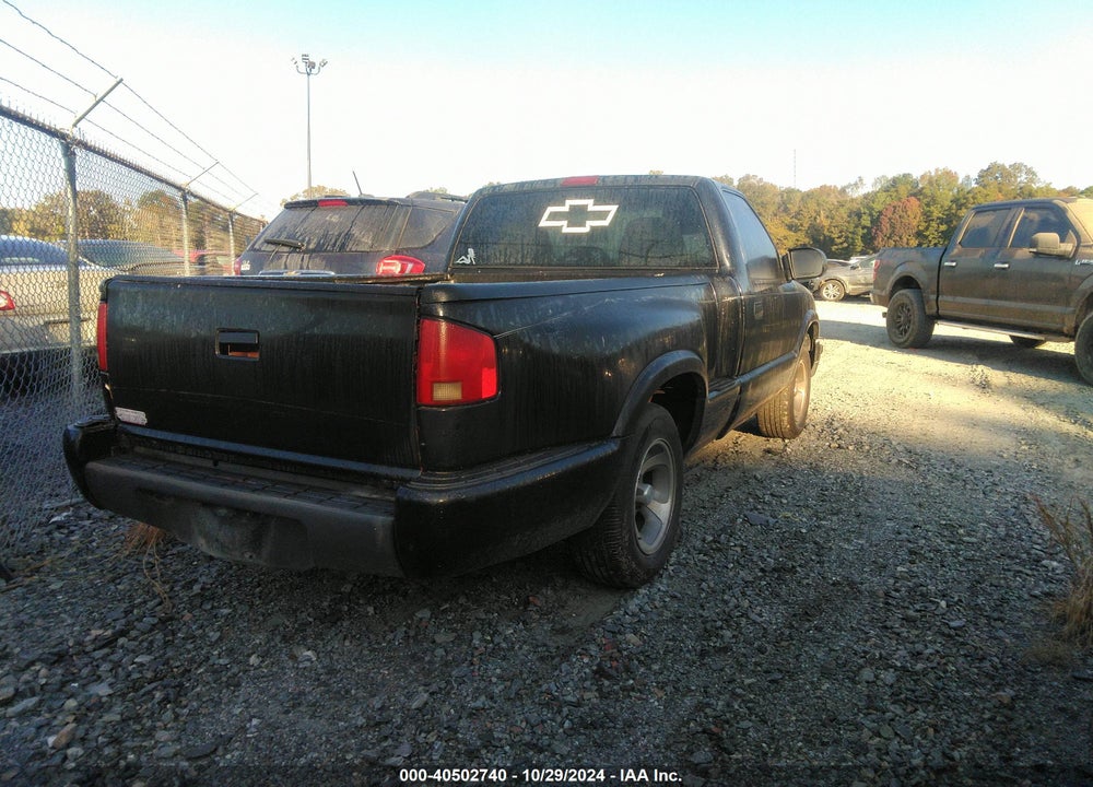 2002 CHEVROLET S-10 LS VIN: 1GCCS145828109829