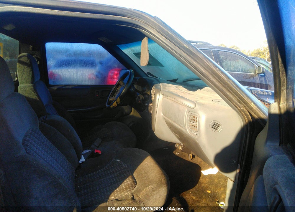 2002 CHEVROLET S-10 LS VIN: 1GCCS145828109829