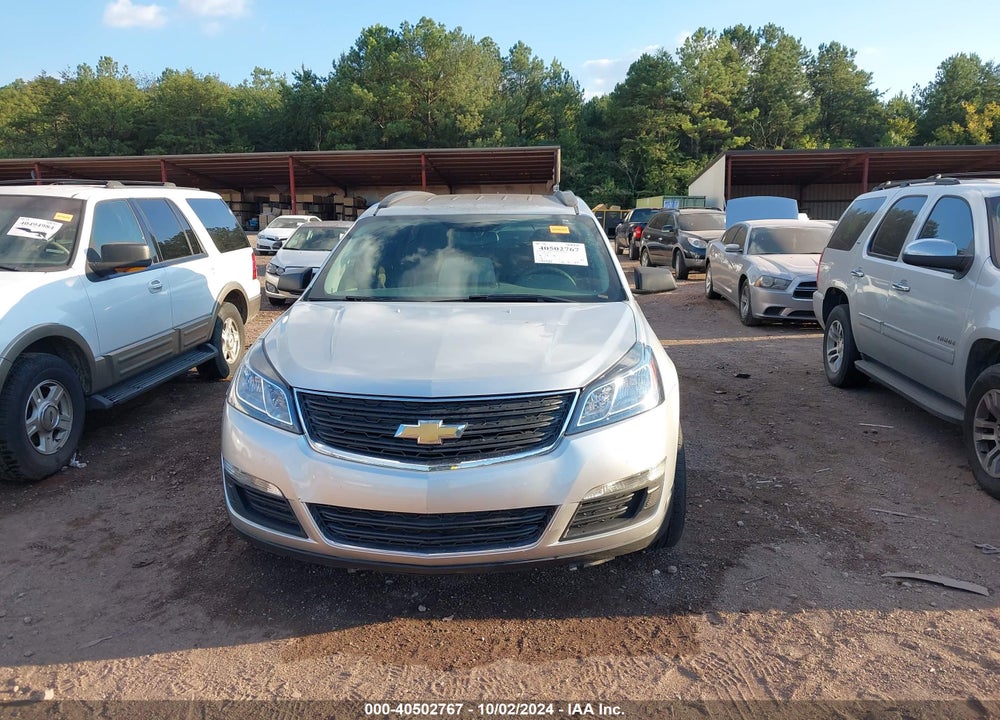 2015 CHEVROLET TRAVERSE LS VIN: 1GNKVFKDXFJ205140
