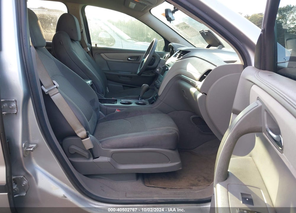 2015 CHEVROLET TRAVERSE LS VIN: 1GNKVFKDXFJ205140