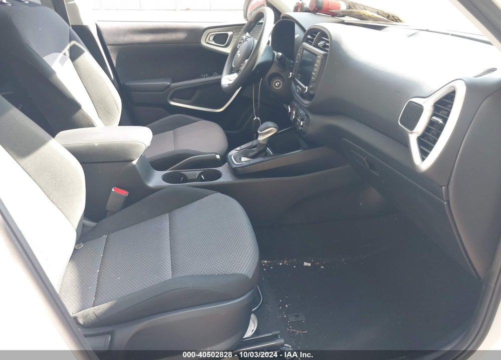 2022 KIA SOUL LX VIN: KNDJ23AU0N7805836