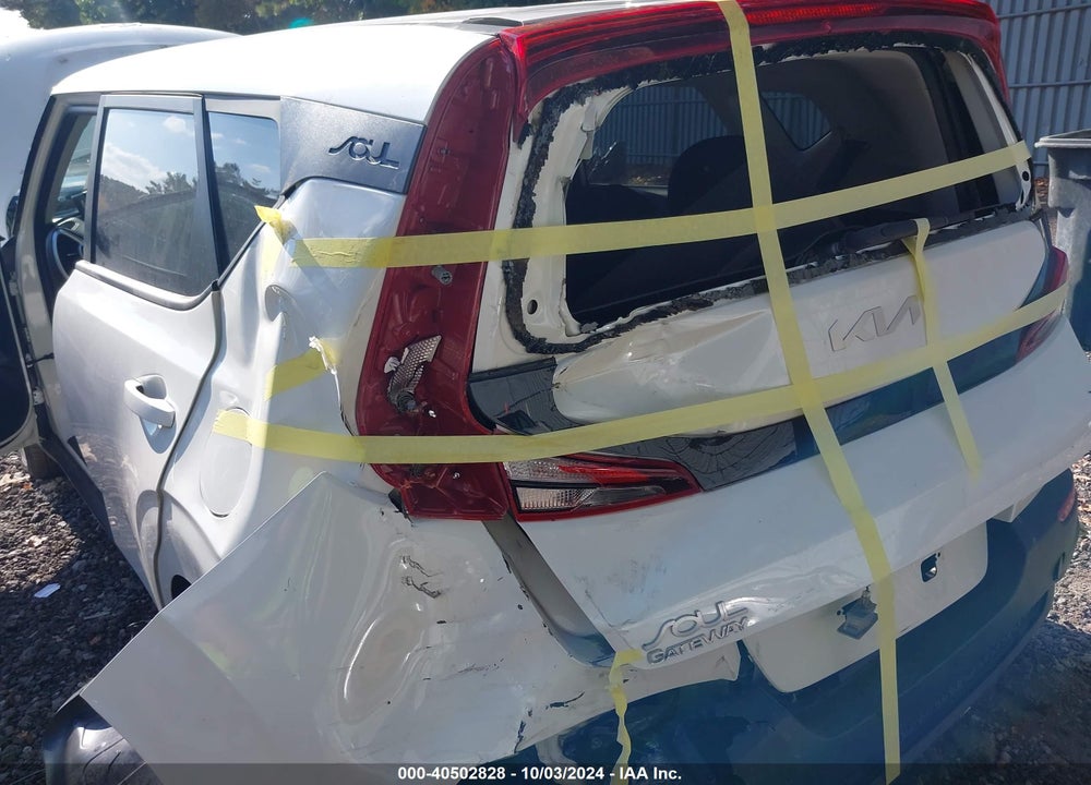 2022 KIA SOUL LX VIN: KNDJ23AU0N7805836