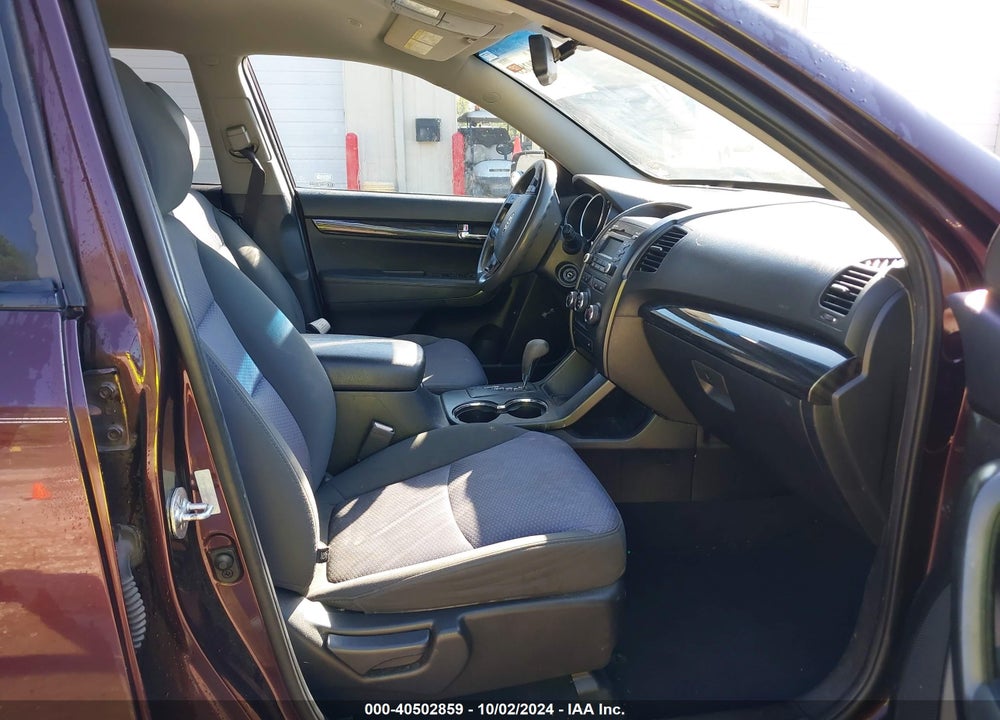 2012 KIA SORENTO LX VIN: 5XYKT3A65CG187657