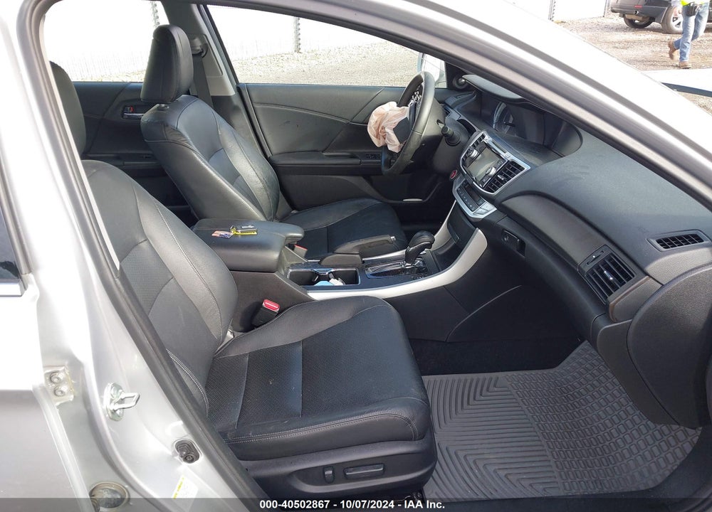 2015 HONDA ACCORD EX-L V-6 VIN: 1HGCR3F89FA020947