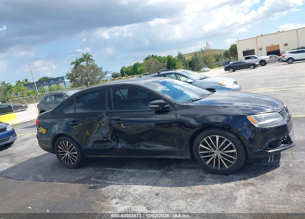 2012 VOLKSWAGEN JETTA 2.5L SE VIN: 3VWDX7AJ2CM108759